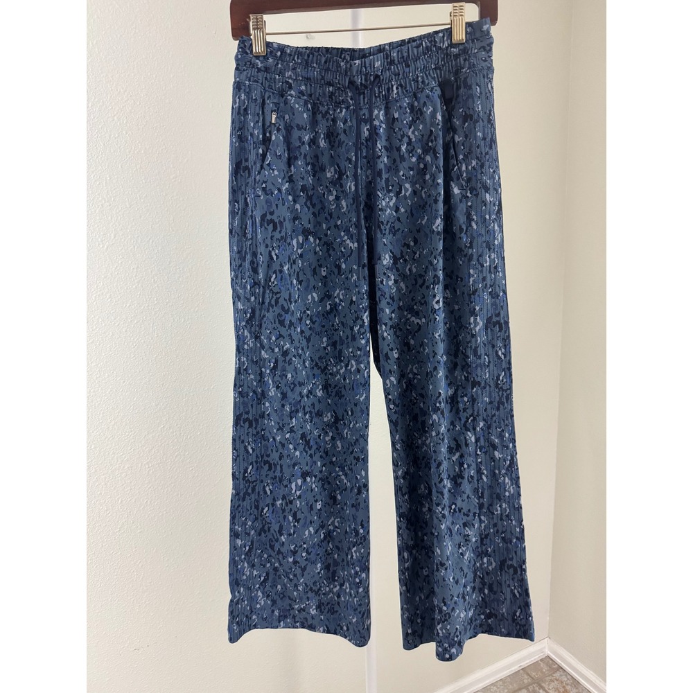 Athleta Avenue Wide Leg Crop Pant Blue Camo Print Stretch Size 4
